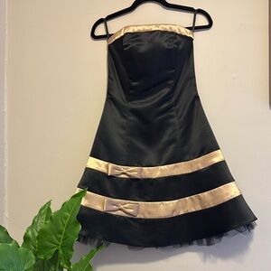 Jessica McClintock for Gunne Sax Black and Gold Formal Dress